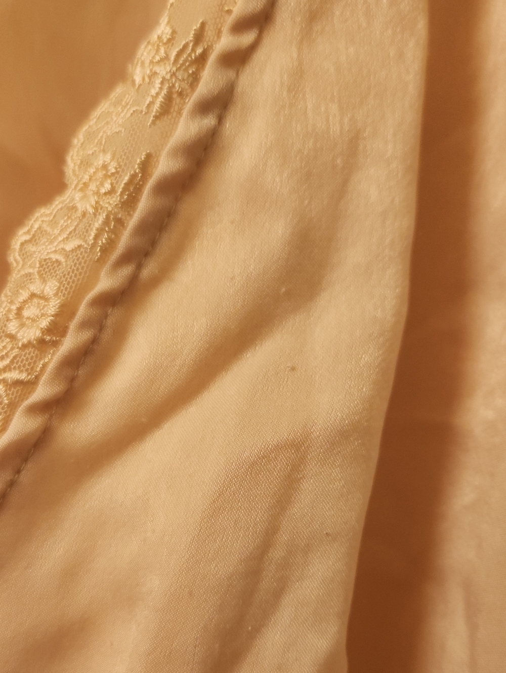 Urban Outfitters Blush Lace-Trim Puff Sleeve Top - Picture 8 of 9